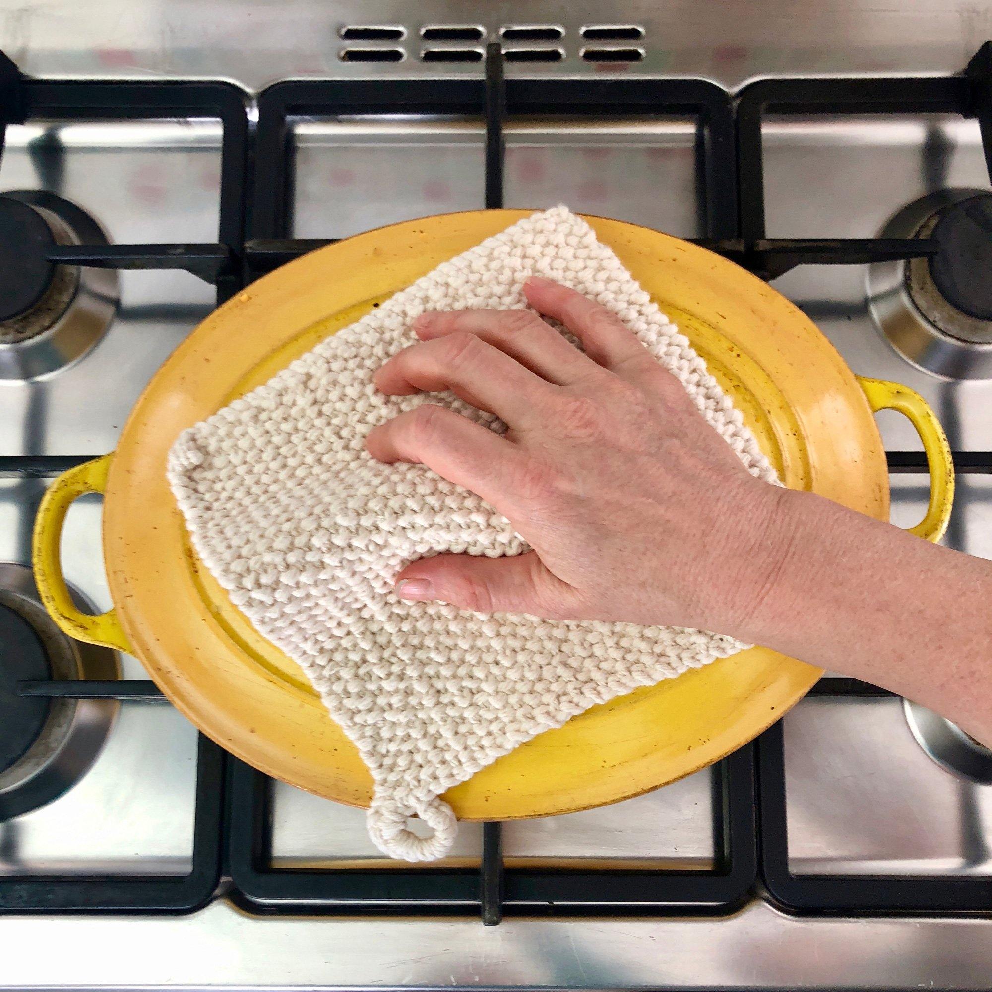 Pot Holder : old school knitted kitchen hot pad - spaza.store.com
